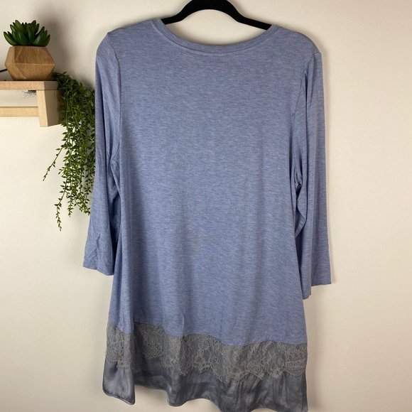 LOGO tunic blue size large‎ gray lace detail on the hem - Picture 2 of 4